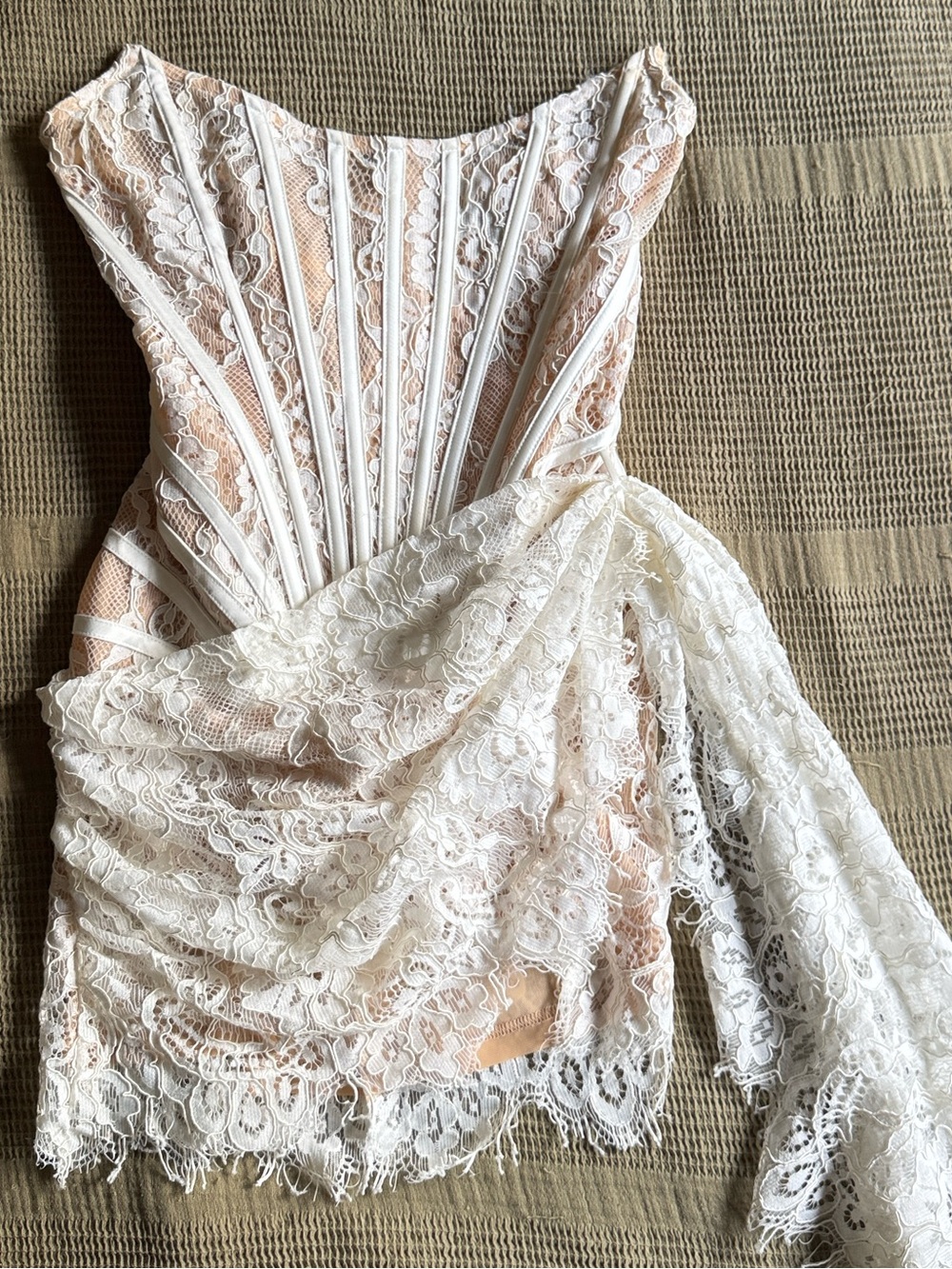 HEIRESS Beverly Hills - Lace Draped Cocktail Dress — White/Nude